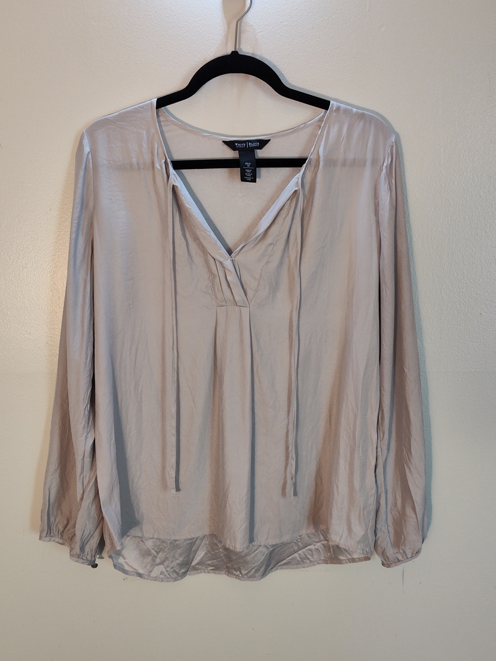 White House Black Market Light Taupe V-Neck Long Sleeve Blouse